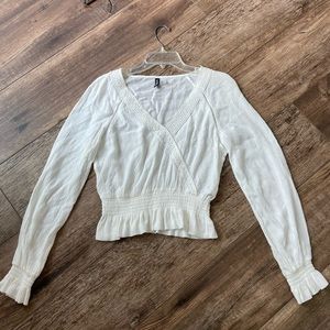 White long sleeve crop top